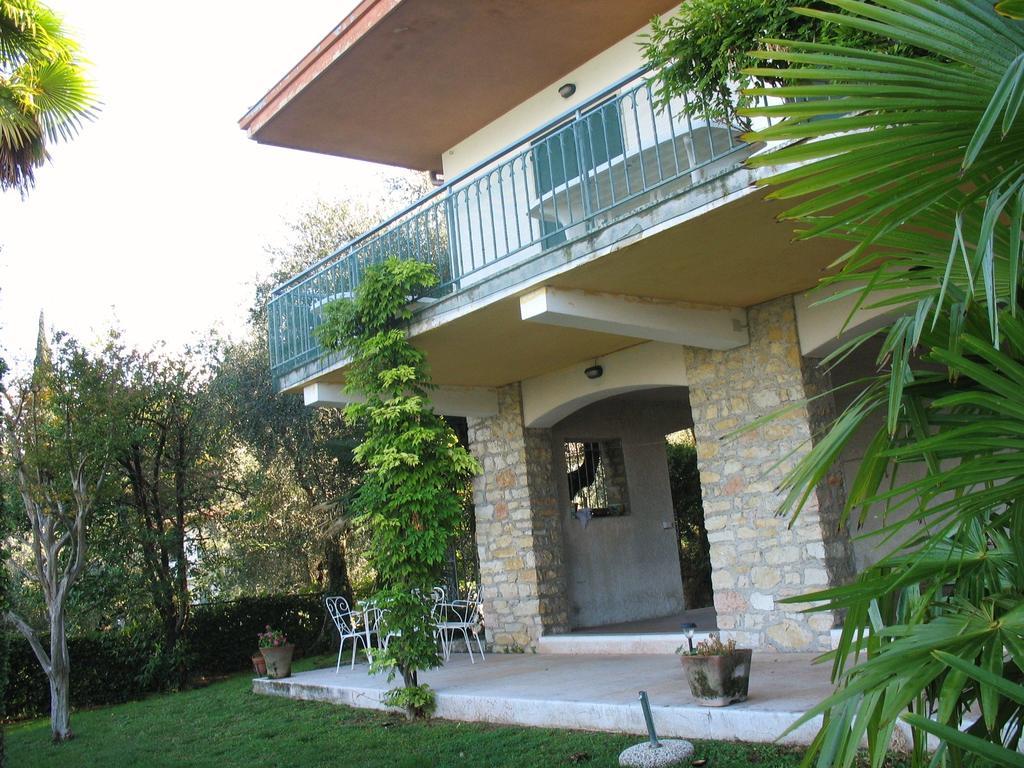 Villa Patrizia Torri Del Benaco Exterior photo